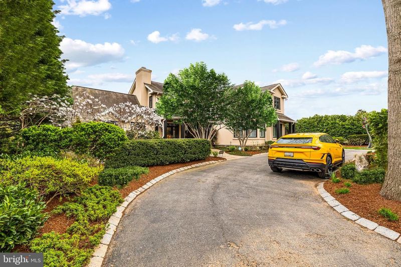 5010 Edgemoor Ln, Bethesda, MD 20814