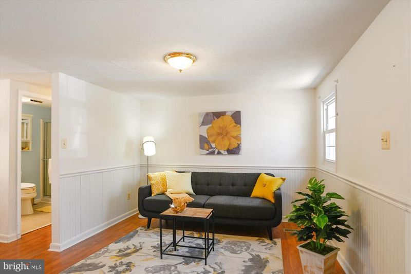 983 Duvall Hw, Pasadena, MD 21122