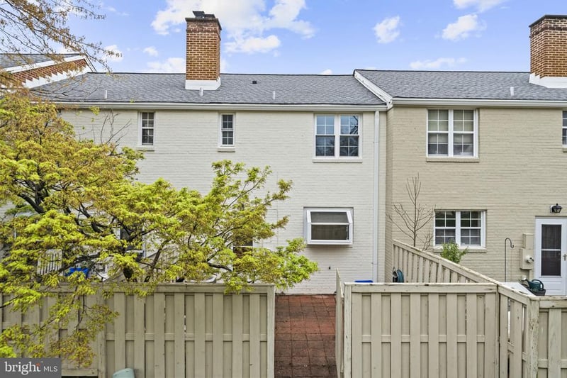 3742 Jason Ave, Alexandria, VA 22302