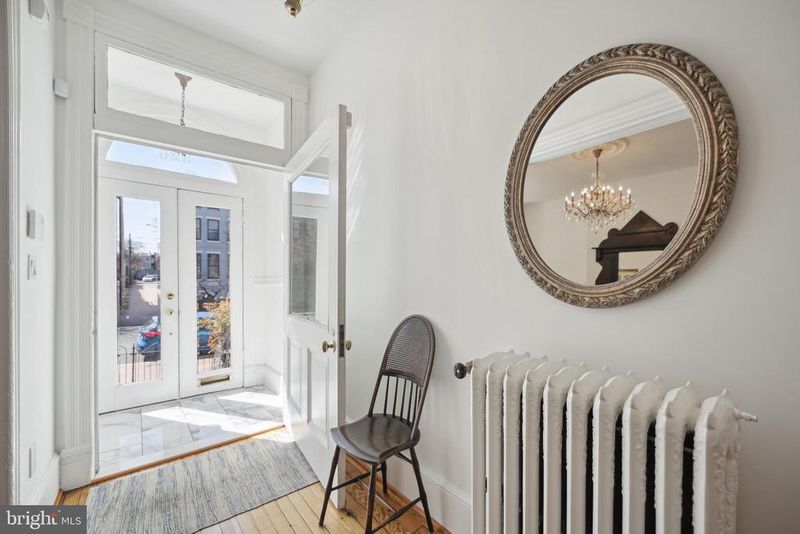 326 E St NE, Washington, DC 20002