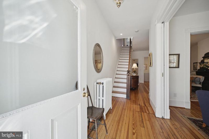326 E St NE, Washington, DC 20002