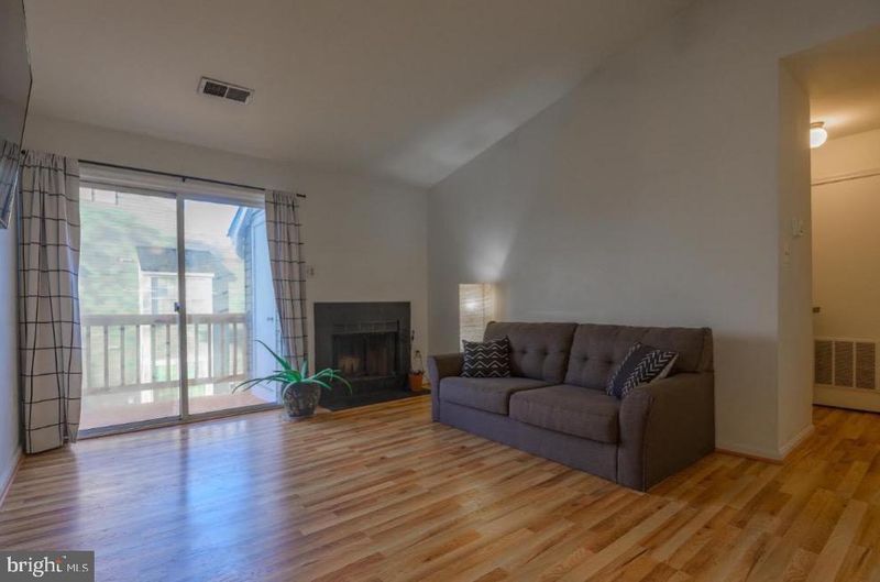 8617 Beekman Pl, Alexandria, VA 22309