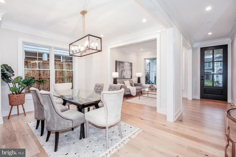 5614 Northfield Rd, Bethesda, MD 20817