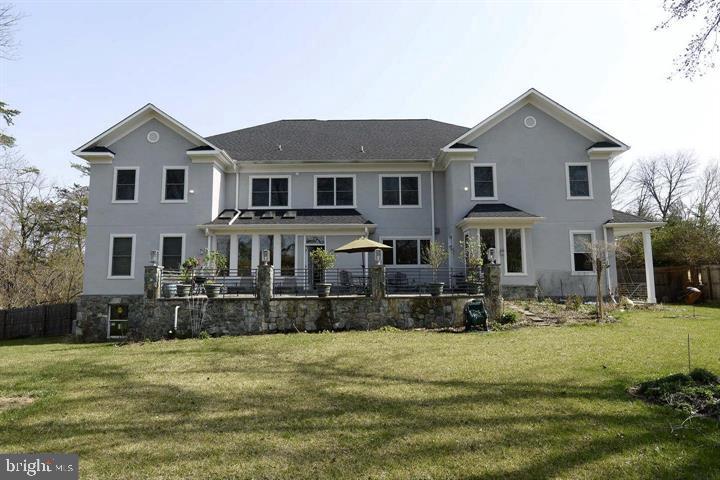 9830 River Rd, Potomac, MD 20854