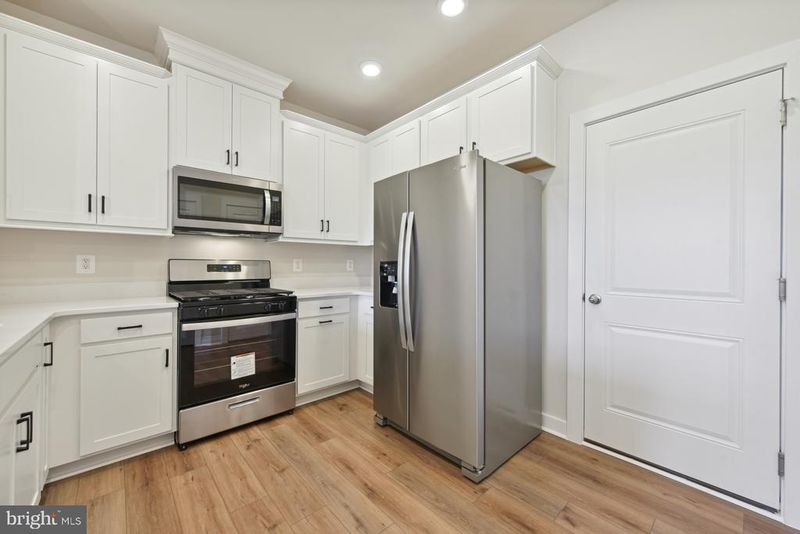 20785 Rumbullion Dr, Dulles, VA 20166
