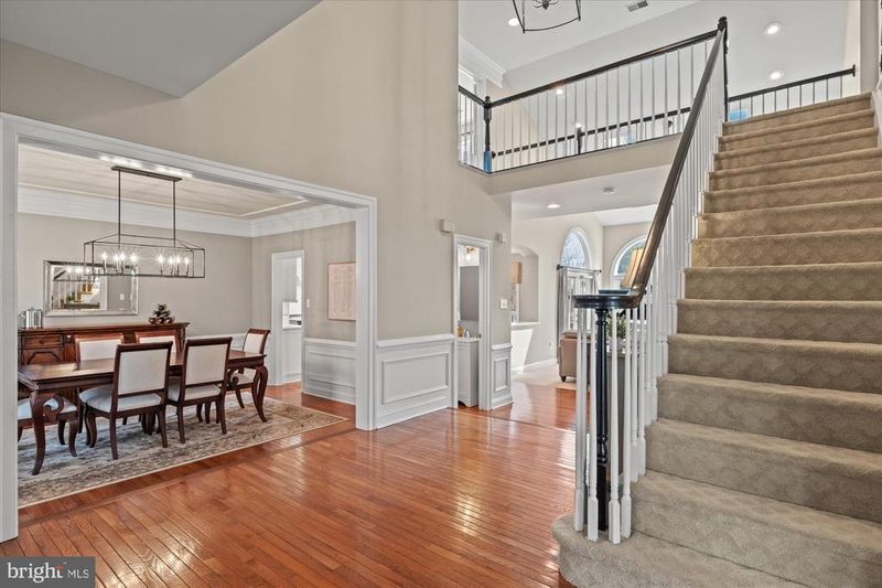 13703 Willow Tree Dr, Rockville, MD 20850