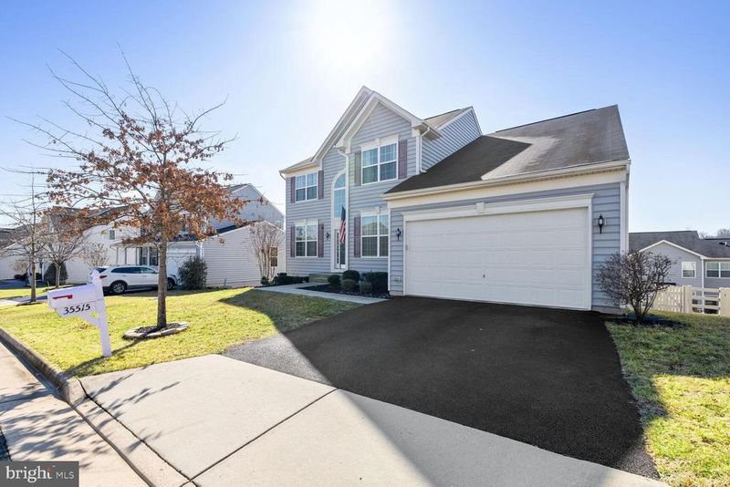 35515 Saint James Dr, Round Hill, VA 20141
