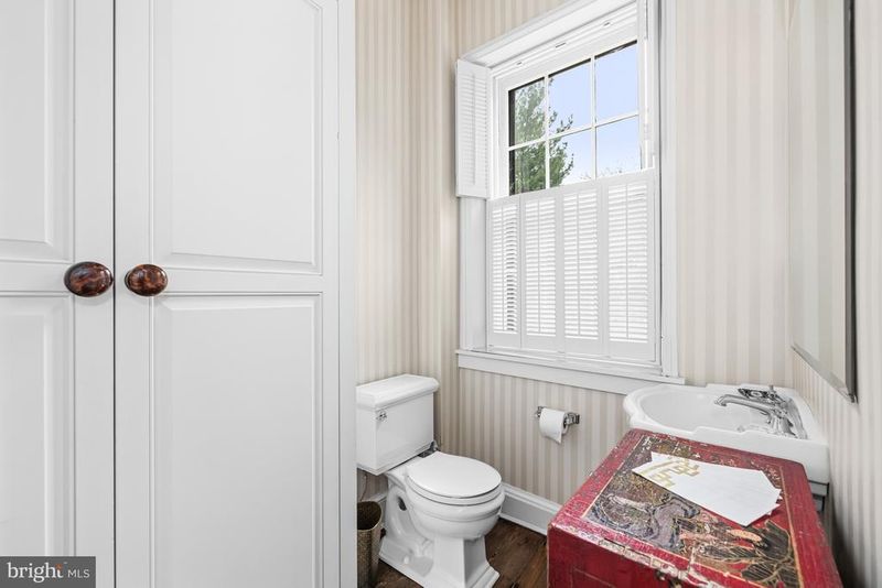3126 O St NW, Washington, DC 20007