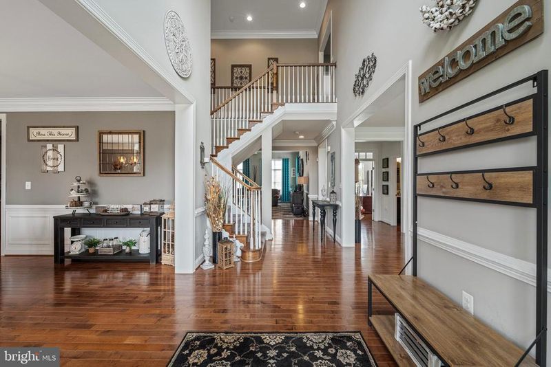 15939 Waterford Creek Cir, Hamilton, VA 20158