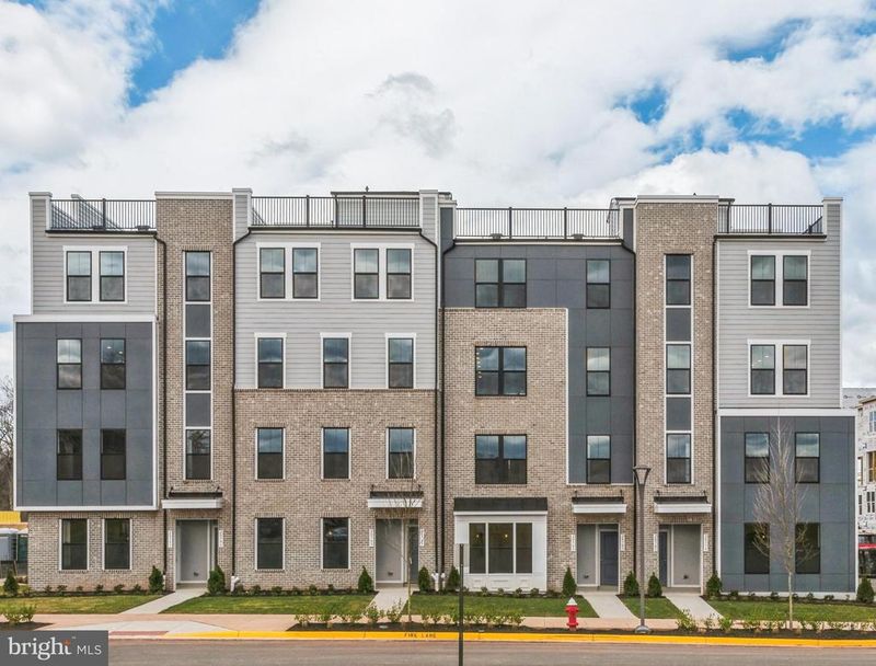 20785 Rumbullion Dr, Dulles, VA 20166