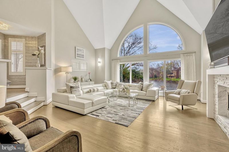 11577 Greenwich Point Rd, Reston, VA 20194
