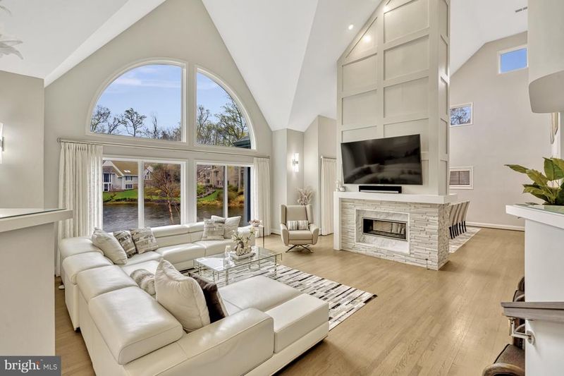 11577 Greenwich Point Rd, Reston, VA 20194
