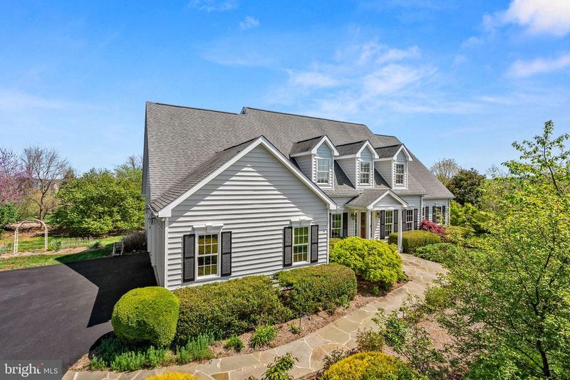 16846 Heather Knolls Pl, Hamilton, VA 20158