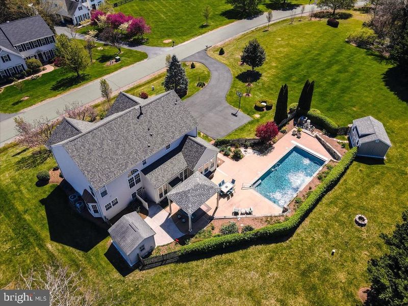 17327 Vannes Ct, Hamilton, VA 20158