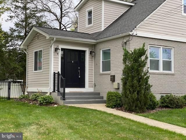 7141 Parkview Ave, Falls Church, VA 22042