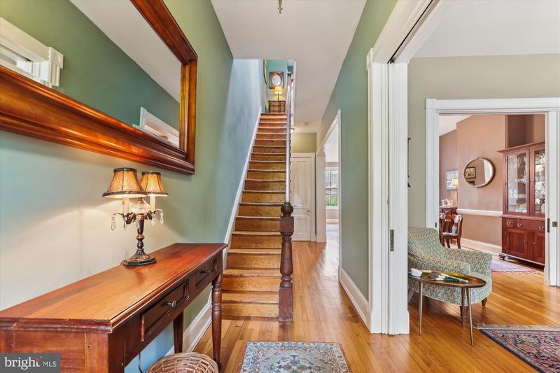 612 E St NE, Washington, DC 20002