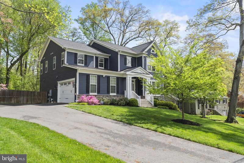 8620 Janet Ln, Vienna, VA 22180