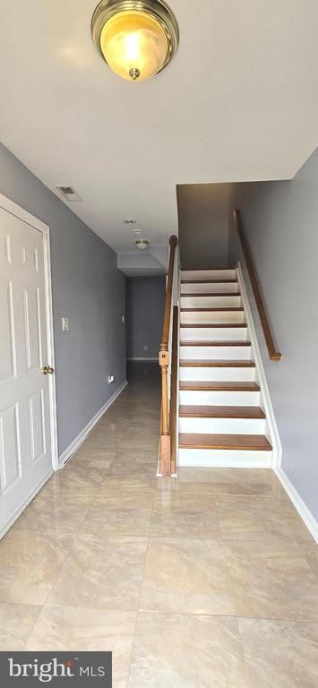 45560 Lakemont Sq, Sterling, VA 20165
