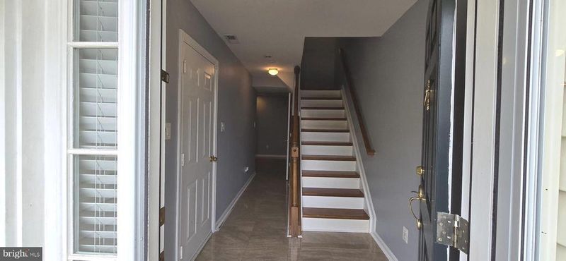 45560 Lakemont Sq, Sterling, VA 20165