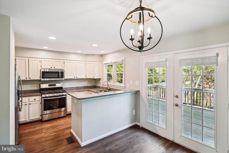 1293 Quaker Hill Dr, Alexandria, VA 22314