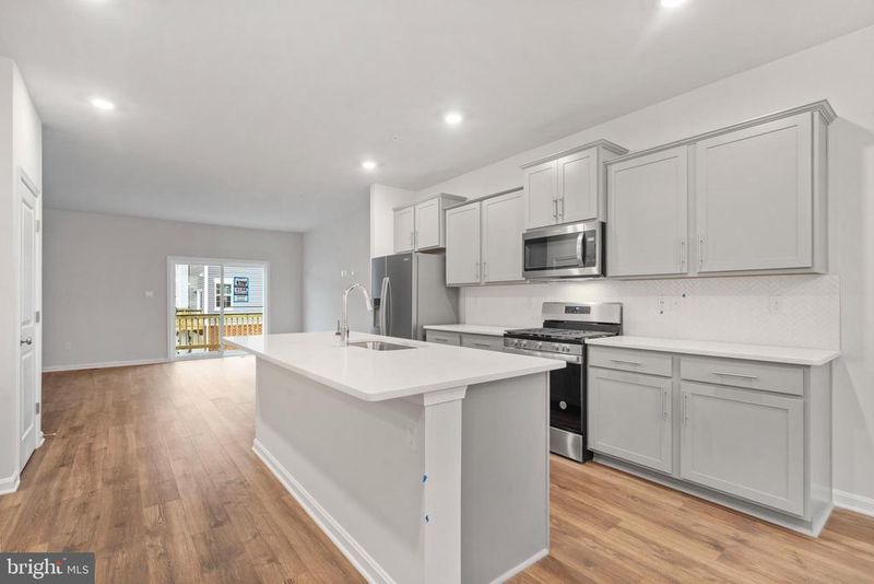 8709 Cherrybark Rd, Clinton, MD 20735