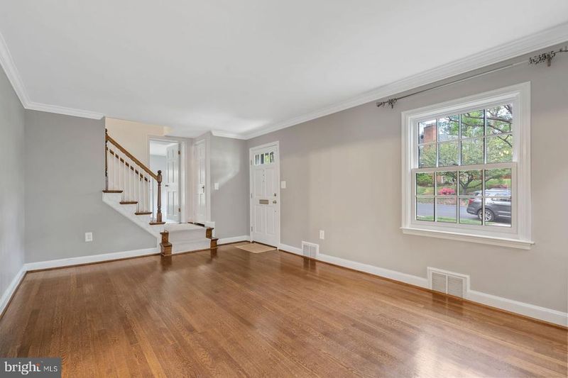 1616 N Harrison St, Arlington, VA 22205