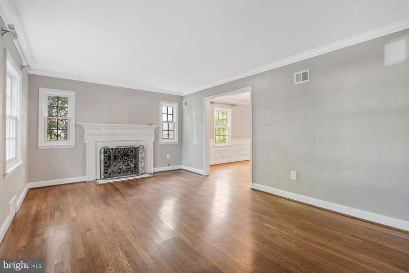 1616 N Harrison St, Arlington, VA 22205