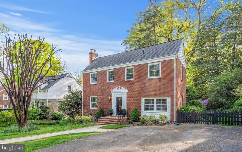 1616 N Harrison St, Arlington, VA 22205