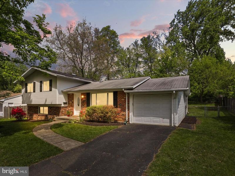7808 Kalorama Rd, Annandale, VA 22003