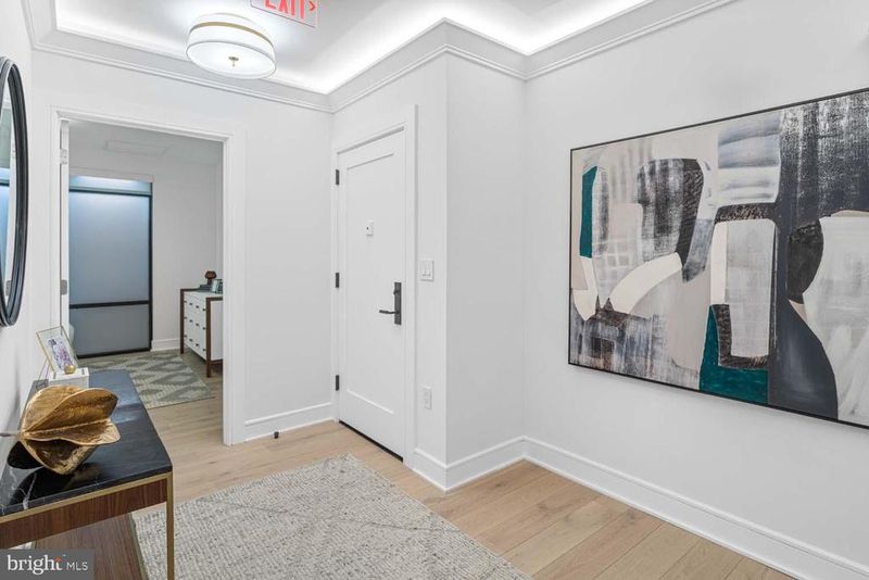 6718 Lowell Ave #607, Mclean, VA 22101