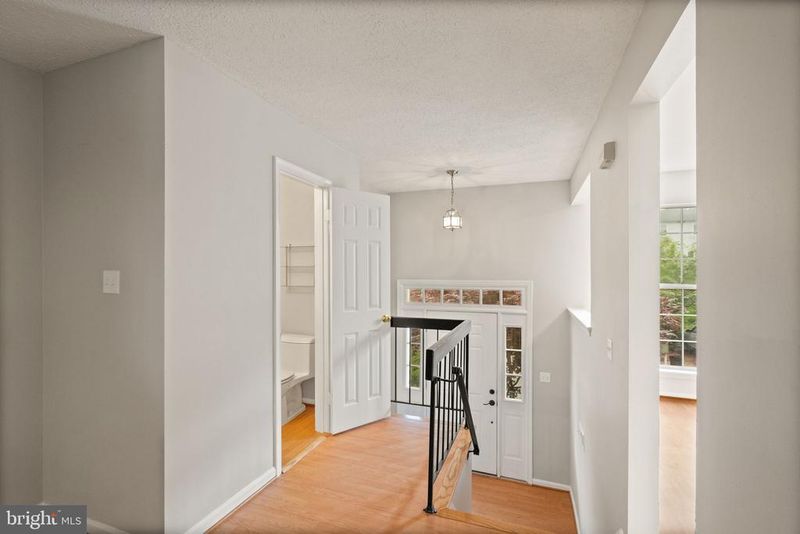 12221 Wye Oak Commons Cir, Burke, VA 22015