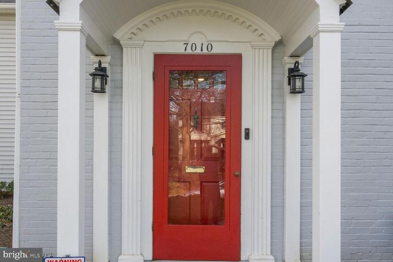 7010 Exeter Rd, Bethesda, MD 20814