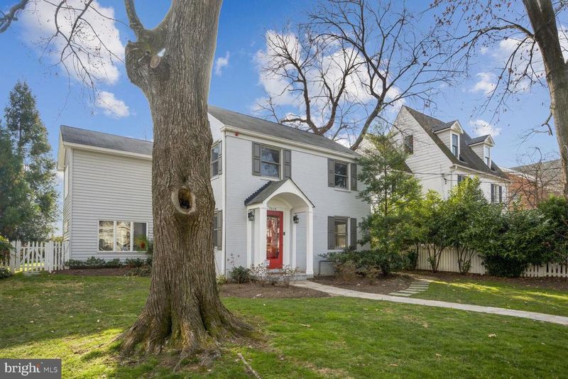 7010 Exeter Rd, Bethesda, MD 20814