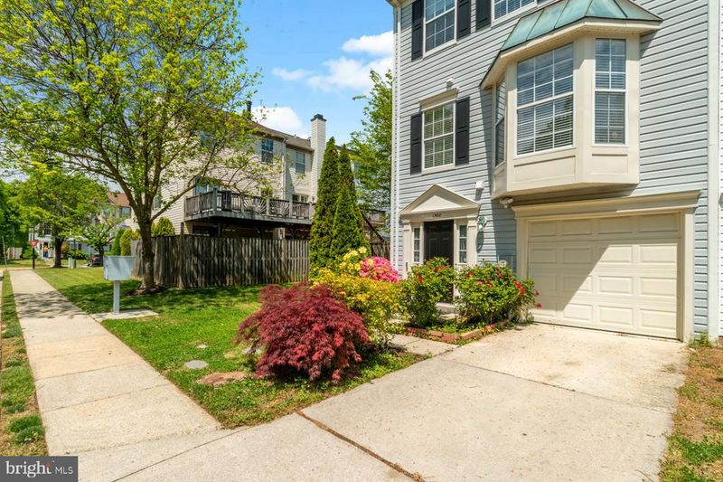 1500 Ashburnham Dr, Crofton, MD 21114