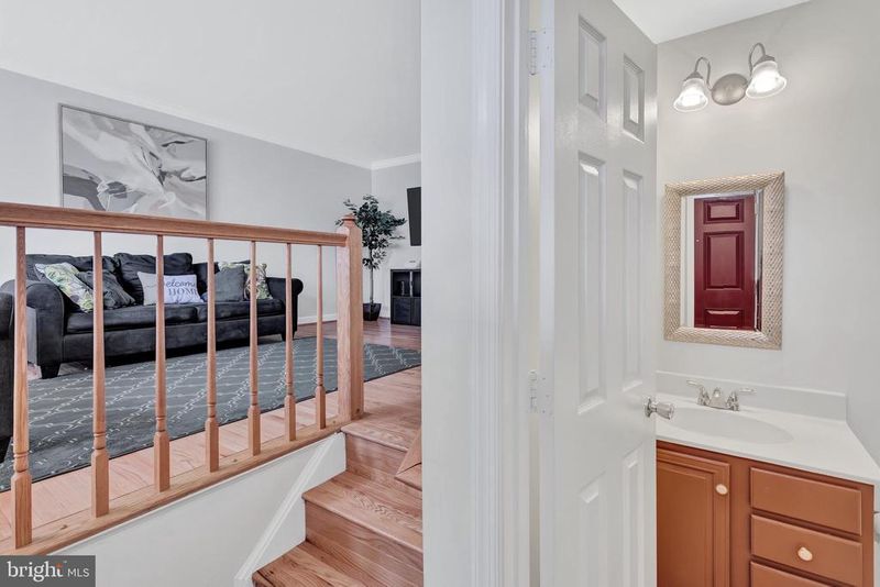 24 Drumcastle Ct, Germantown, MD 20876