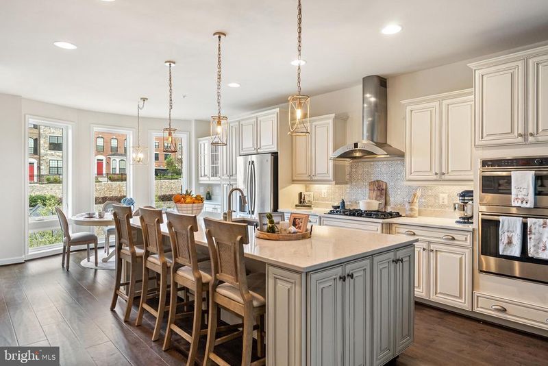 504 Riversail Ln, National Harbor, MD 20745