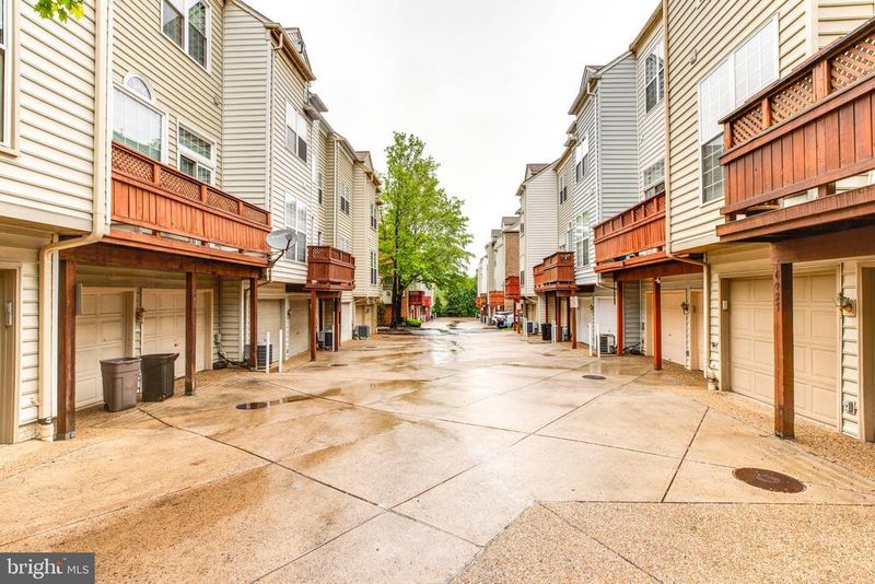6021 Riddle WALK, Alexandria, VA 22312