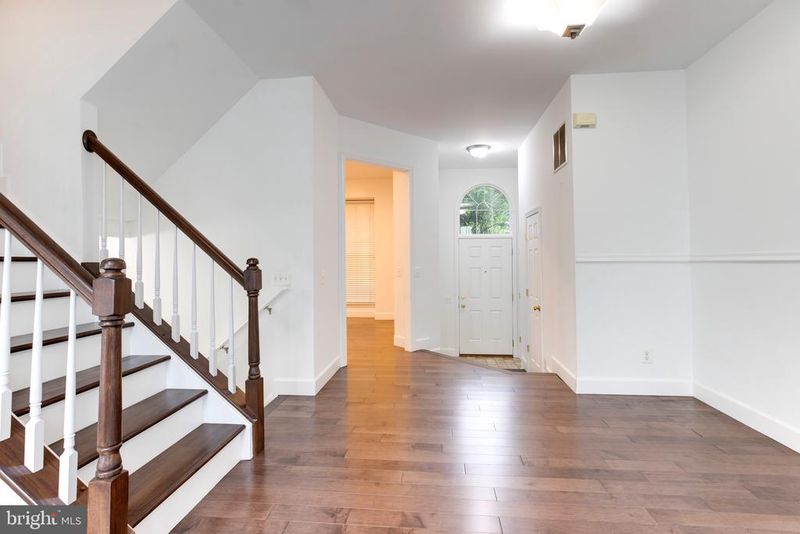 6021 Riddle WALK, Alexandria, VA 22312
