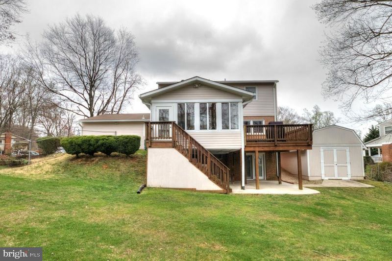 4700 Playfield St, Annandale, VA 22003