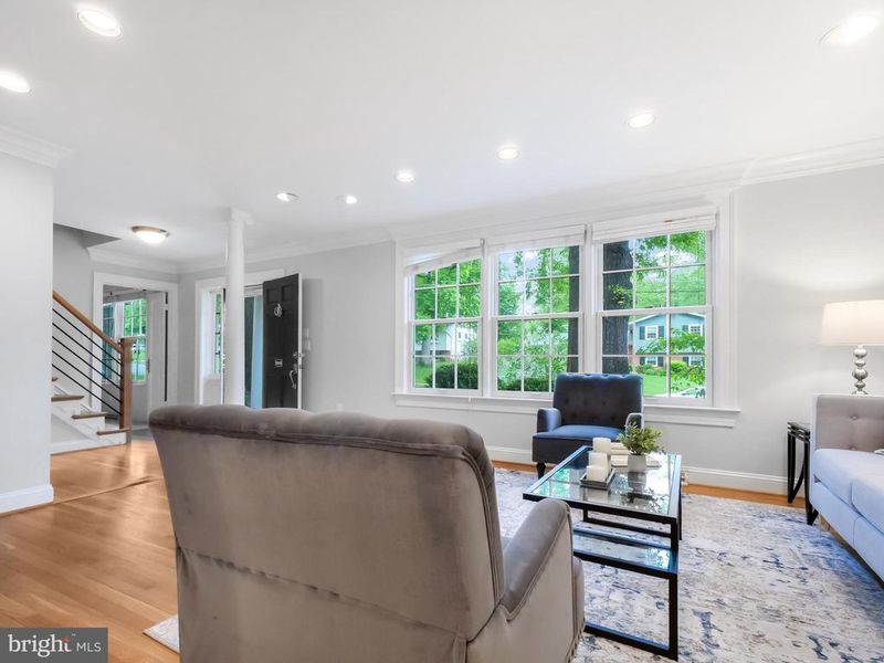 2416 Drexel St, Vienna, VA 22180
