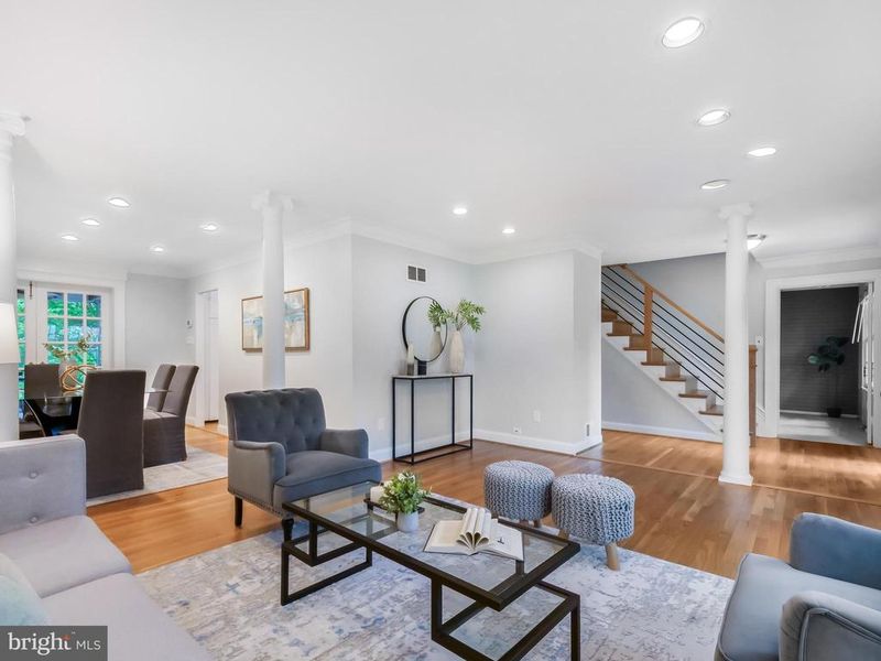 2416 Drexel St, Vienna, VA 22180