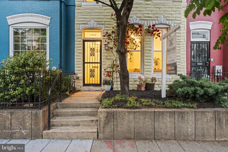 1342 Emerald St NE, Washington, DC 20002