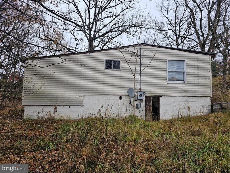 5512 Woodville Rd, Mount Airy, MD 21771