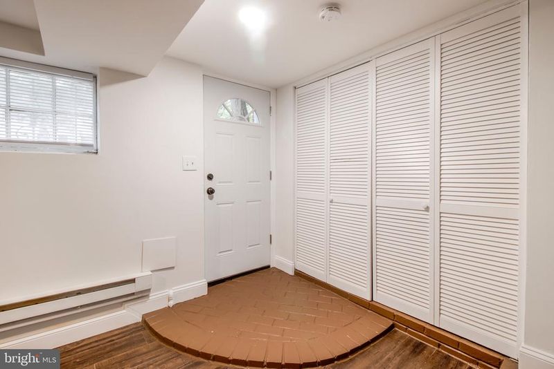 104 15th St SE #B, Washington, DC 20003