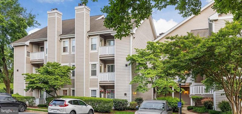 14313 Climbing Rose Way #102, Centreville, VA 20121