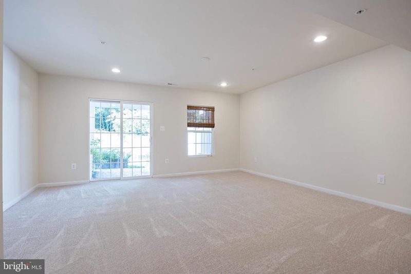 509 Kinglets Roost Ln, Glen Burnie, MD 21060