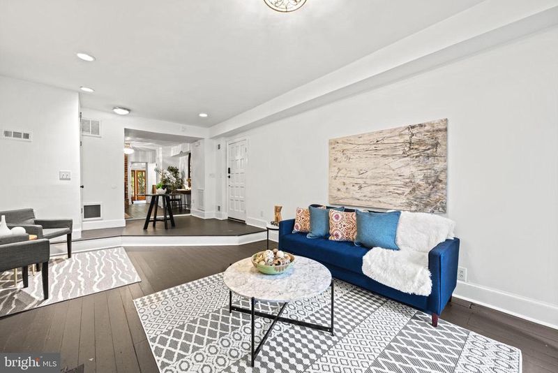 1007 E St SE, Washington, DC 20003