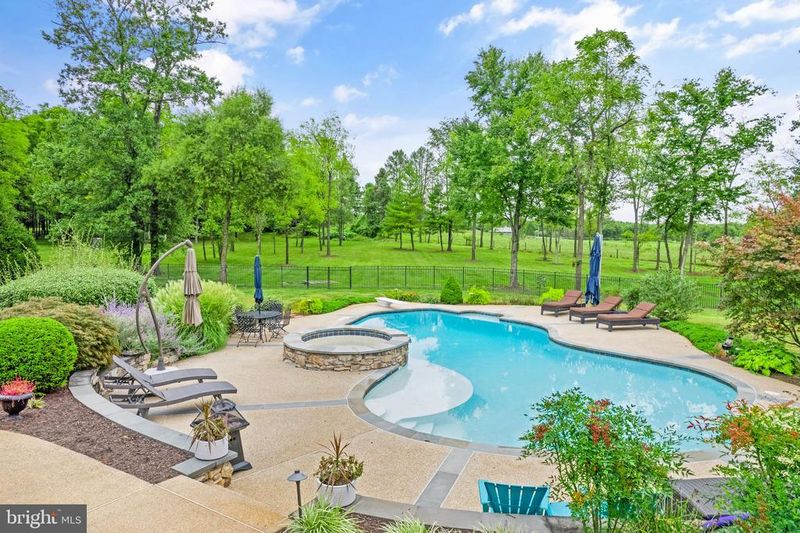 22604 Redhill Manor Ct, Leesburg, VA 20175
