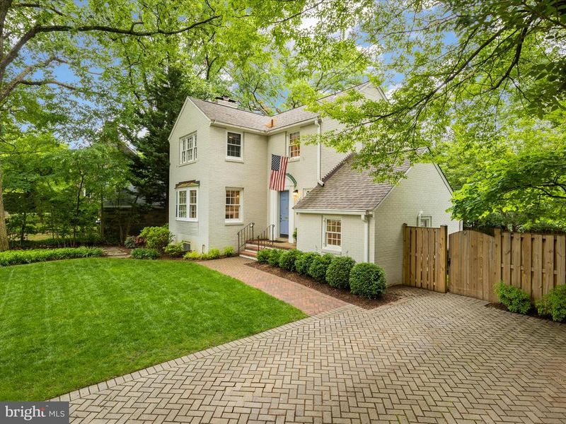 418 N Nelson St N, Arlington, VA 22203