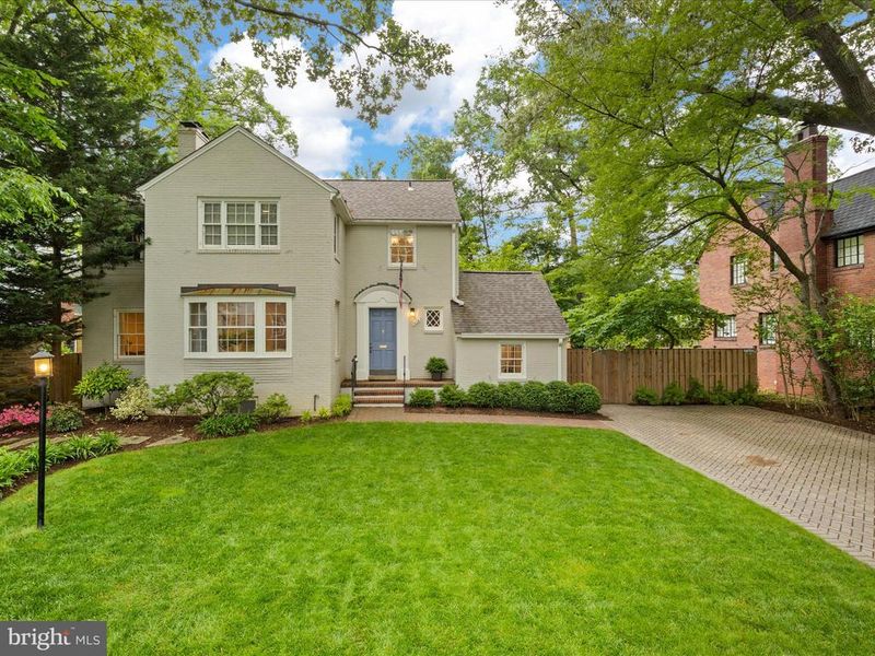 418 N Nelson St N, Arlington, VA 22203